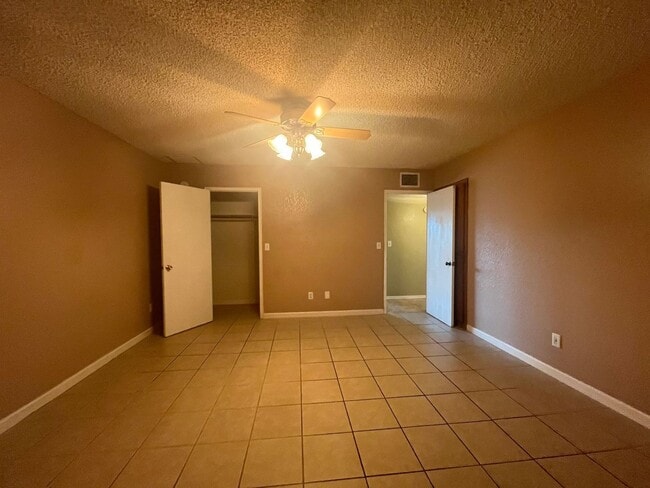 Building Photo - affordable 3 bedroom 2 bath home with gara...