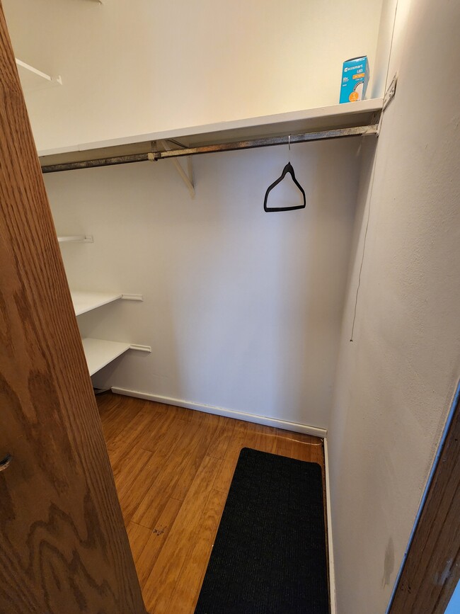 Building Photo - 5231 James Ln