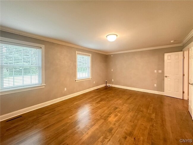 Building Photo - 97 1/2 Sanger Avenue Unit