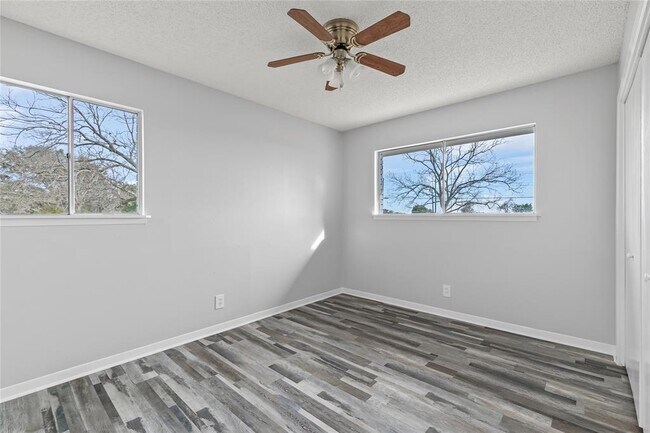 Building Photo - 2736 E State Hwy 29