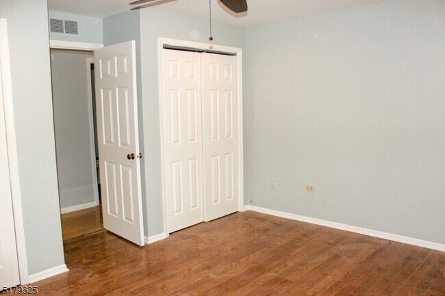 Building Photo - 11 Heritage Dr