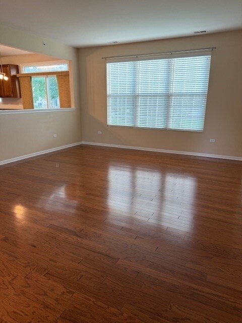Building Photo - 13337 Oakwood Ave