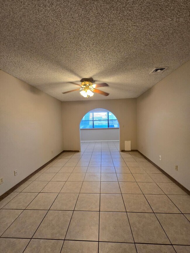 Building Photo - Renovated 2 Bedroom, 2 Bathroom Downstairs...