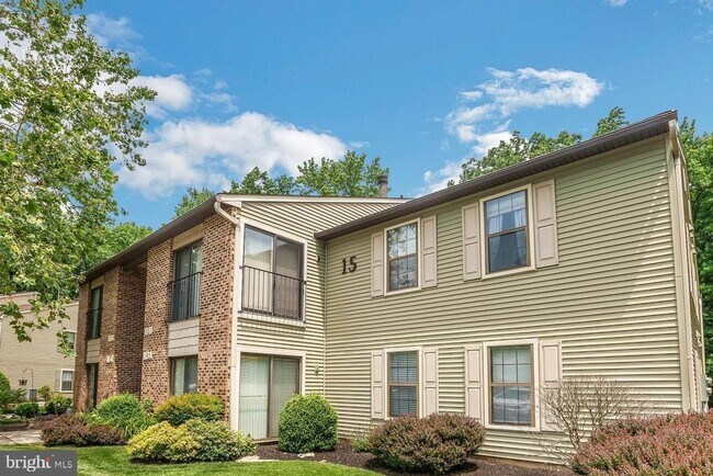 Building Photo - 1598 Nixon Dr
