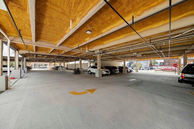 Building Photo - 51 E Main St