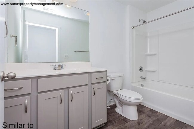 Building Photo - Spacious 4 Bedroom Home in Ankeny with 3-car garage & private backyard!!