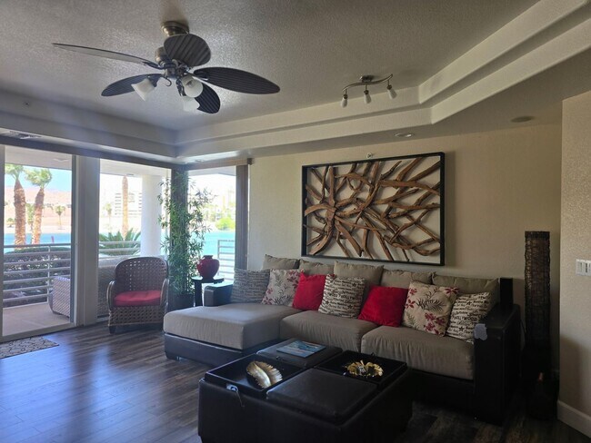 Building Photo - VACATION RENTAL - Condo on the River