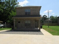 Building Photo - 1513 Stamps St