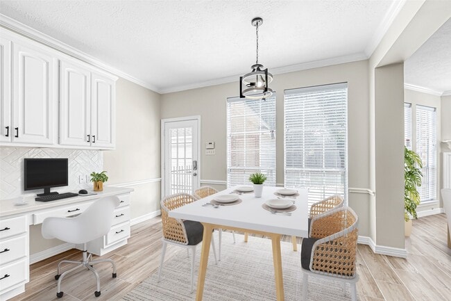 Building Photo - 18 Turtle Creek Manor