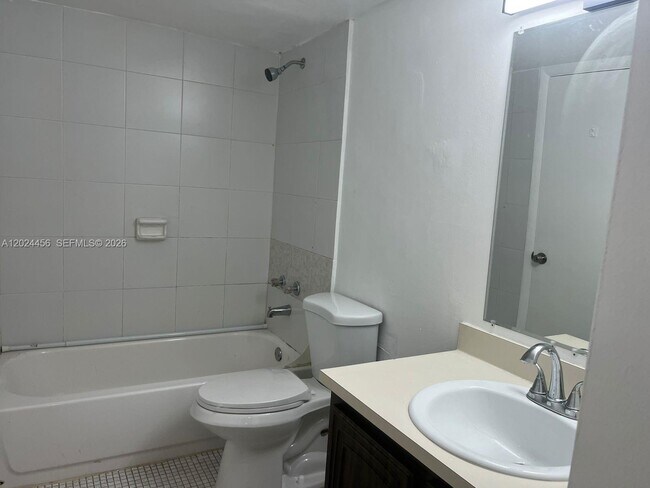 Building Photo - 484 NW 165th St