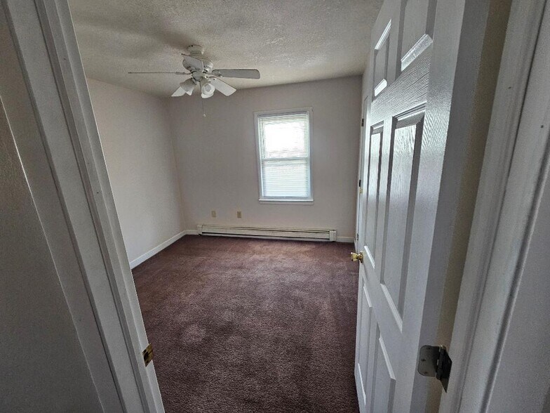 Building Photo - 416 Erie St