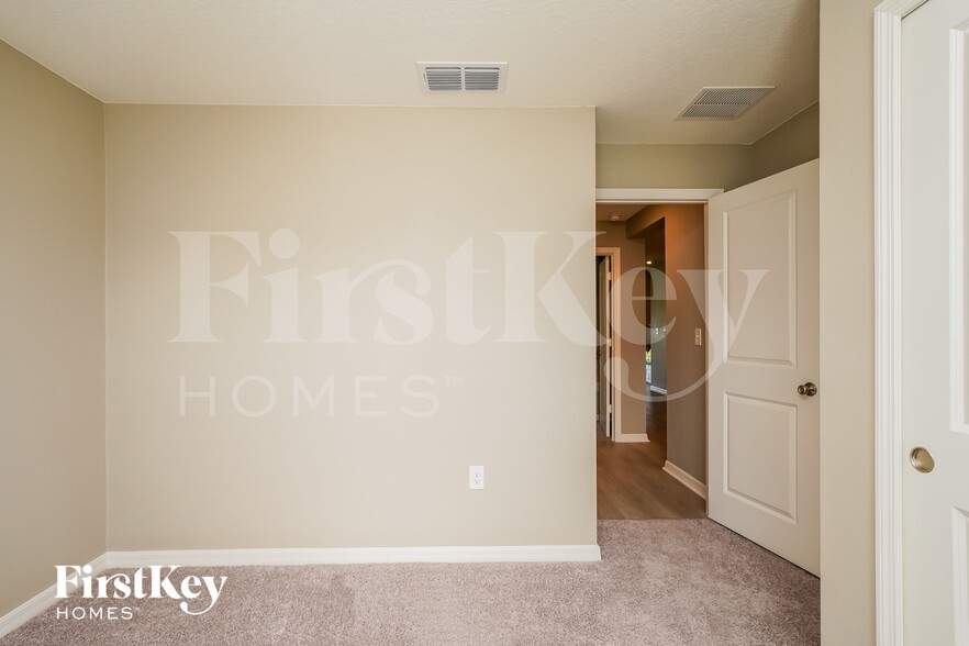 Building Photo - 948 Gotthard Pass Dr.