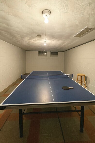 Building Photo - 1805 Beaconwood Ave