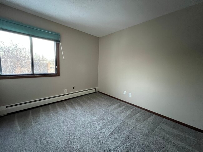 Building Photo - 1903 Silver Bell Rd