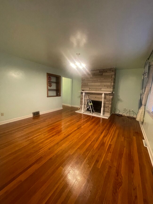 Building Photo - 2832 Longfield Rd