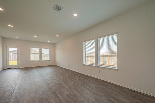 Building Photo - 5343 Pinecliff Grove Ct