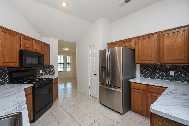 Building Photo - 2303 Old Dixie Dr
