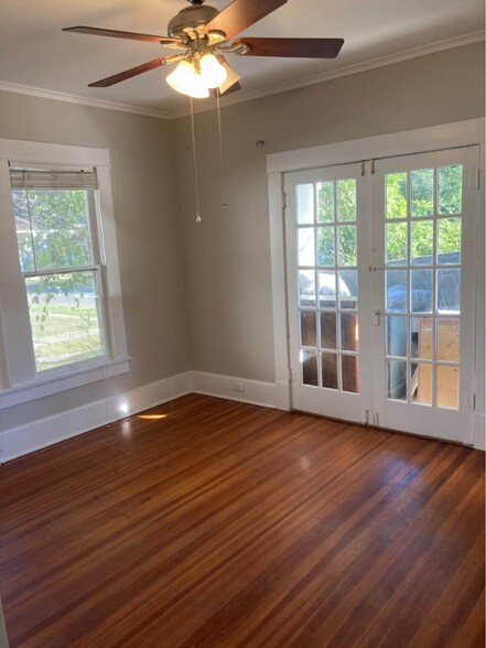 Building Photo - 842 Fairview St