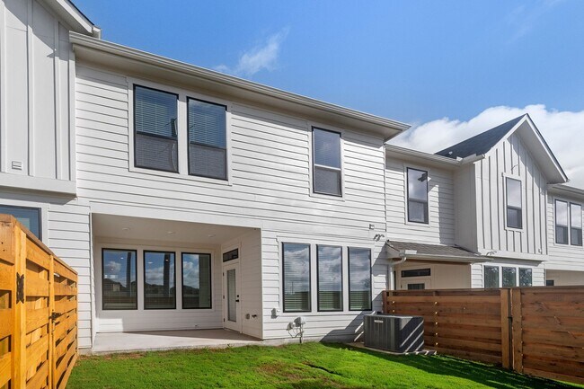 Building Photo - Beautiful 4 Bedroom New Construction Luxur...