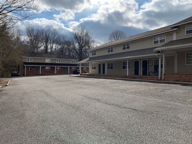 Building Photo - 2 Bed 1.5 Bath Apartment in Benton