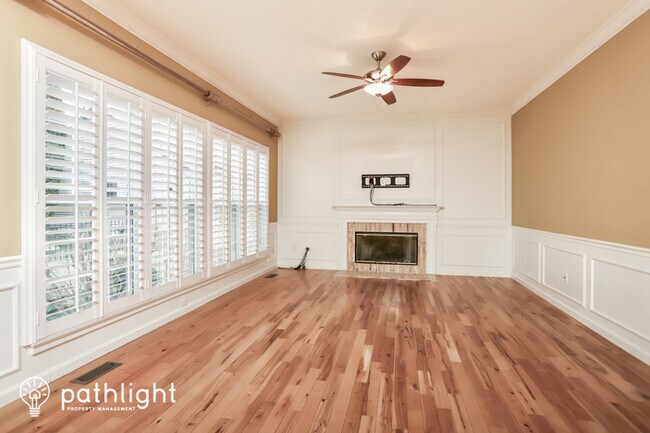 Building Photo - 903 Wellesley Pl Dr