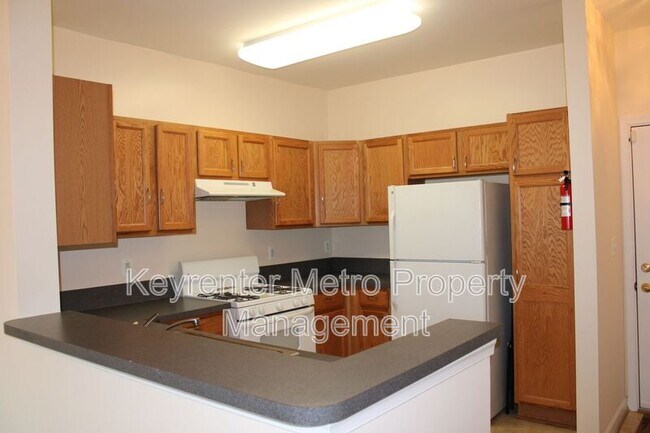 Building Photo - 1321 Karen Blvd