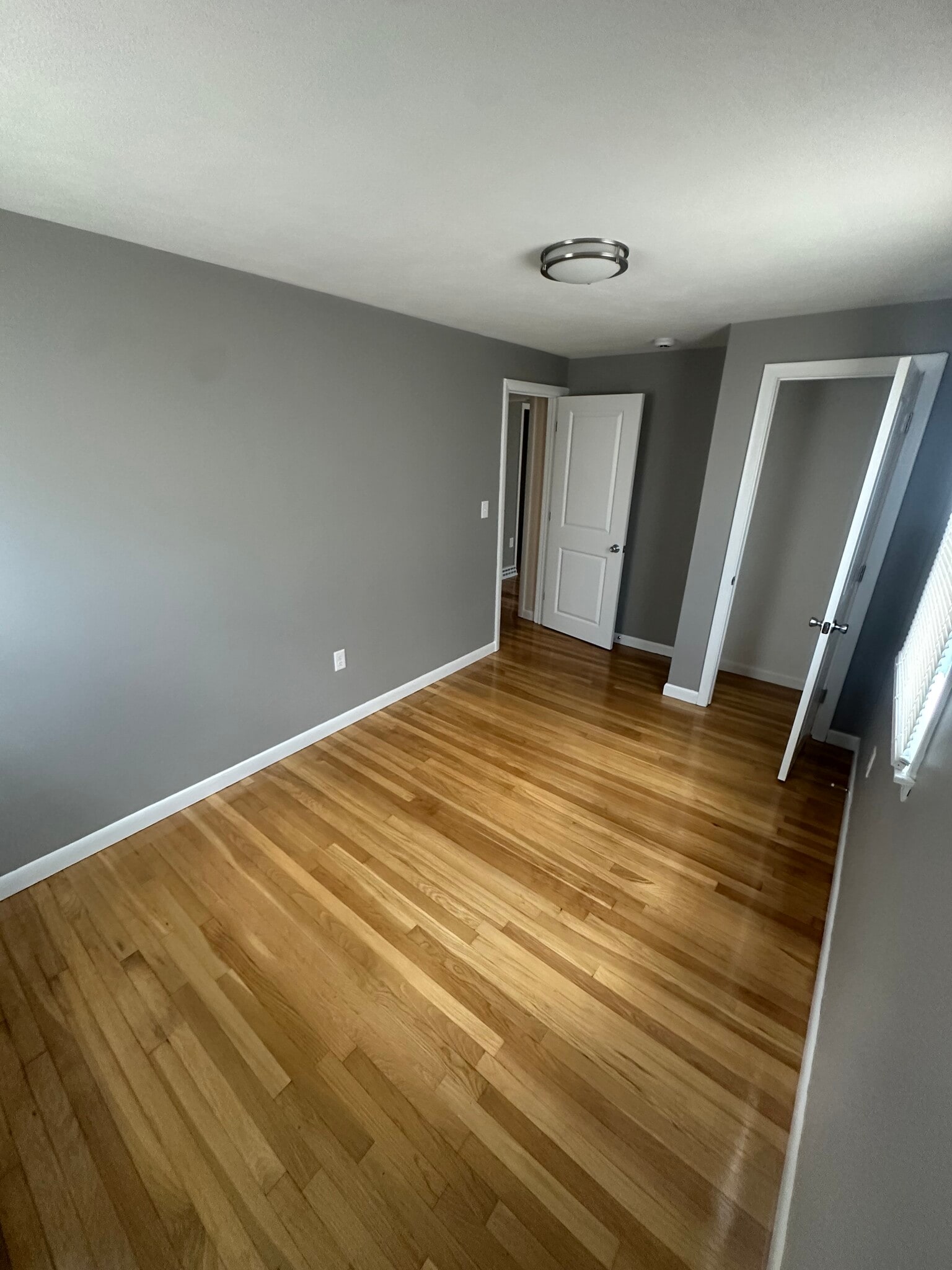 Building Photo - 341 Stevens St