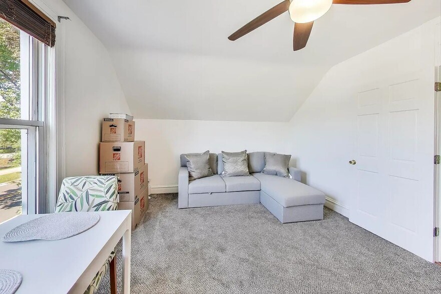 Building Photo - 869 N McKinley Rd