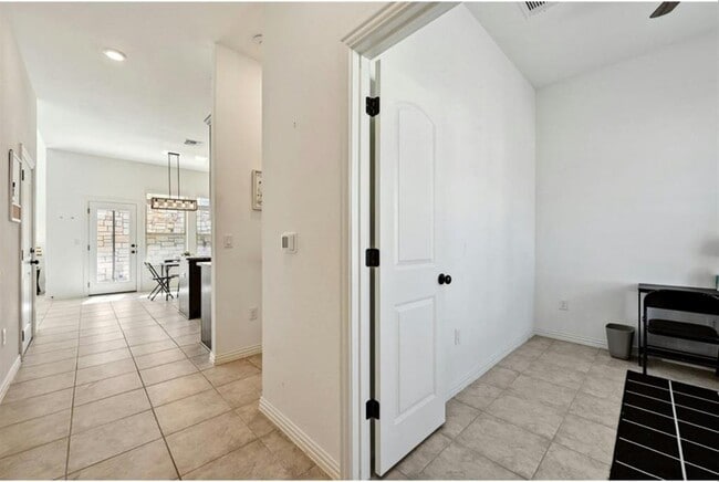 Building Photo - 12613 Stanford Dr