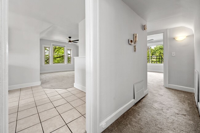 Building Photo - Modern Comfort Meets Prime Oakley Living –...