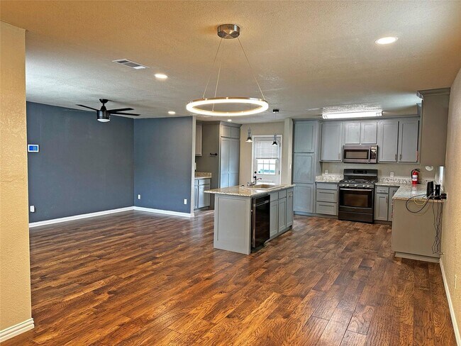 Building Photo - 3144 Gordan
