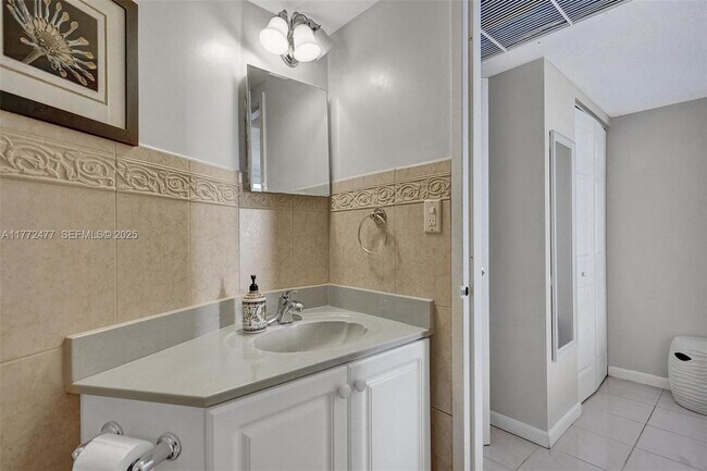 Building Photo - 3180 S Ocean Dr