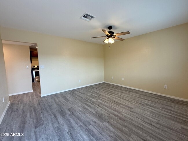 Building Photo - 1848 W Carson Rd