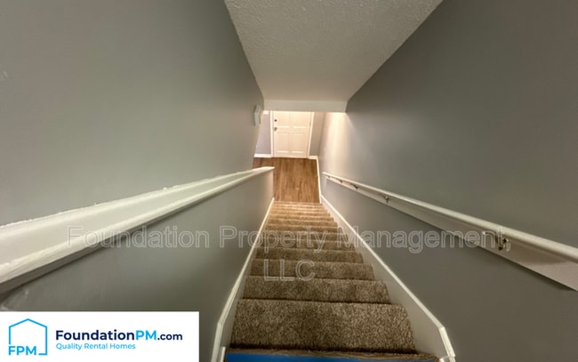 Building Photo - 3356 Coachouse Cove