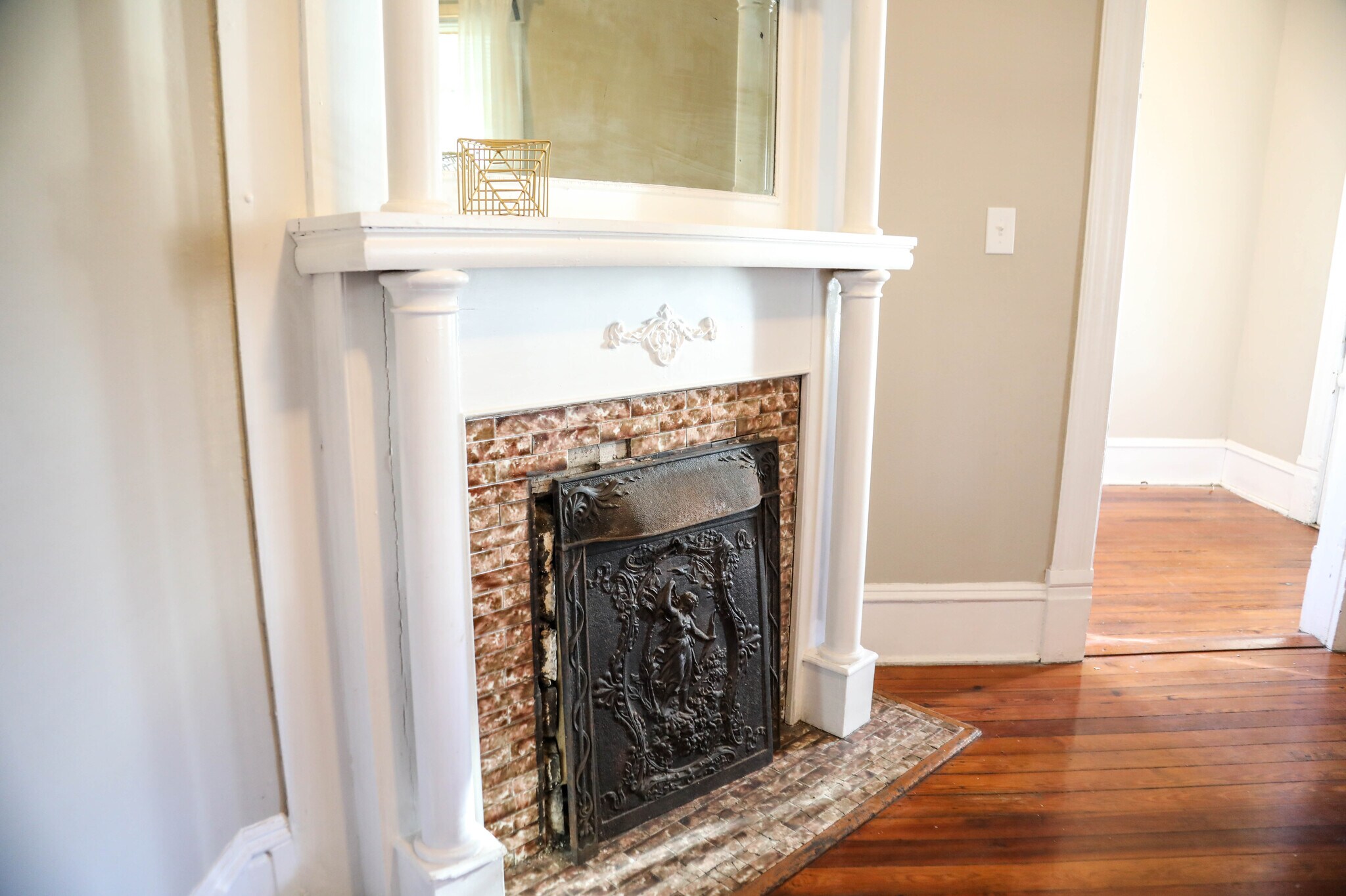 Building Photo - 1831 N Laura St