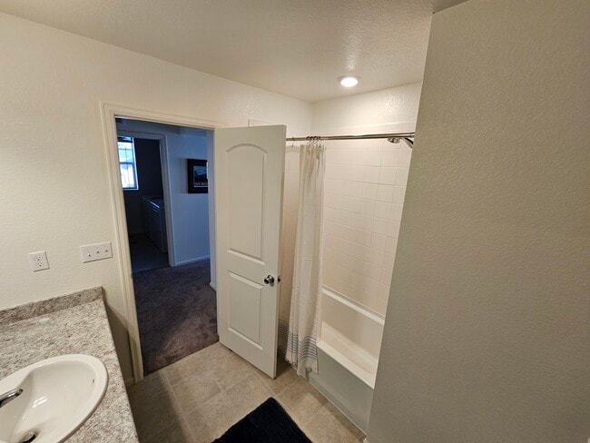 Building Photo - 6214 Long Branch Dr