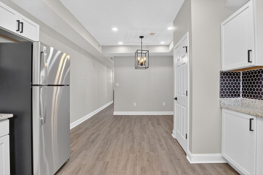 Building Photo - 1108 S Carey St