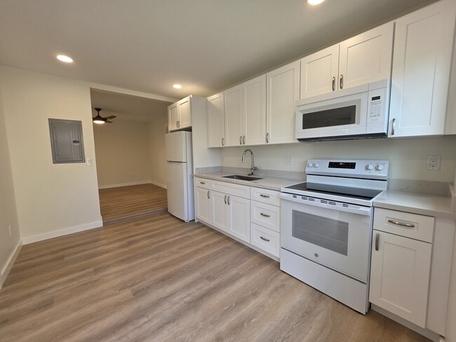 Building Photo - 1043 Kainui Dr