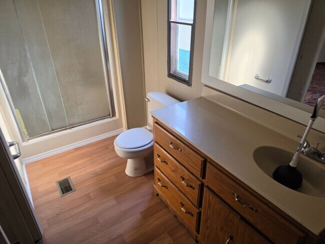 Building Photo - 231 Melody Ln