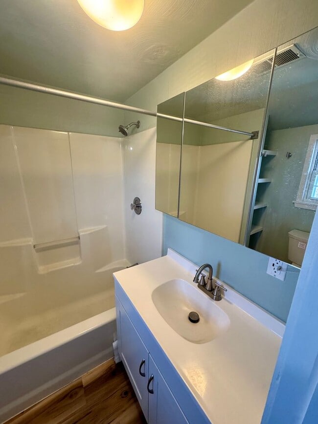 Building Photo - 409 North Ave