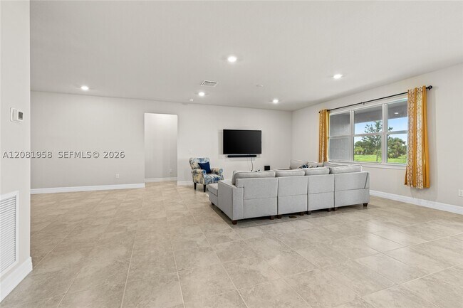 Building Photo - 10407 SW Captiva Dr