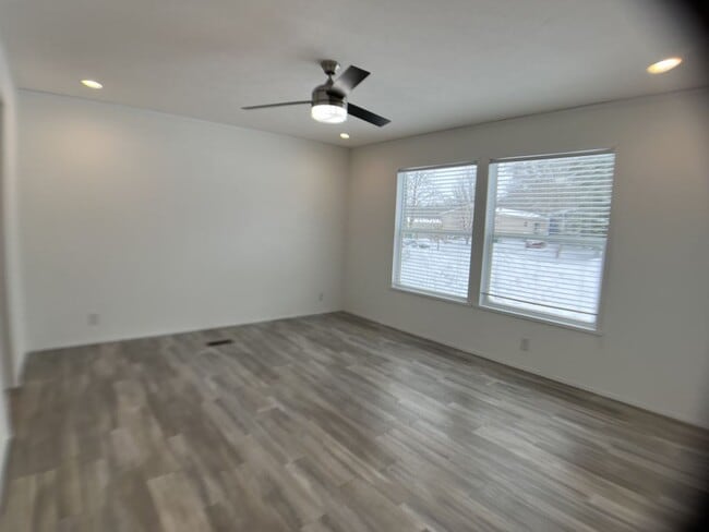 Building Photo - 7155 126th St W