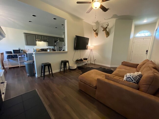 Building Photo - 15303 Faircrest court
