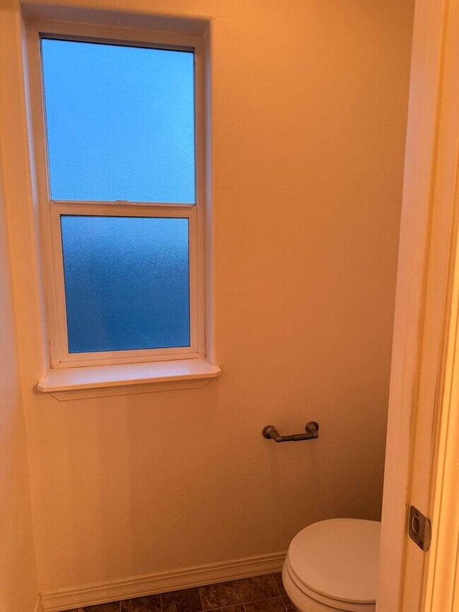 Building Photo - Home in the Landings