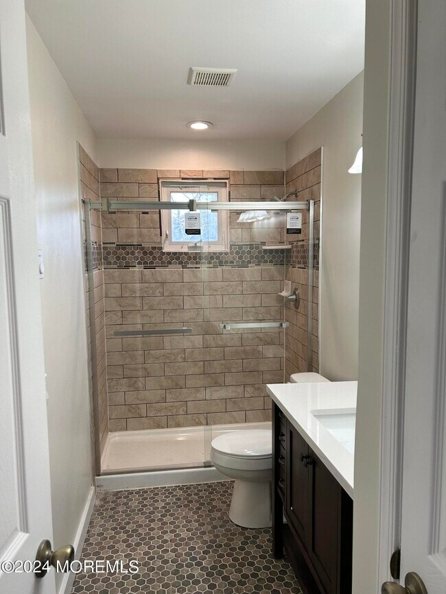 Building Photo - 27 Milford Ave