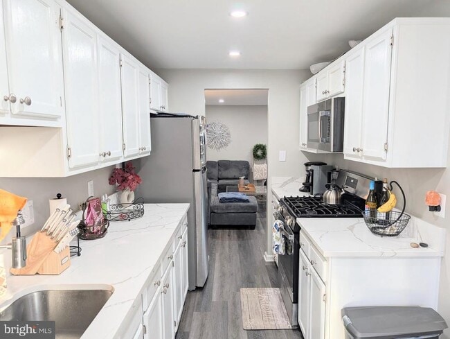 Building Photo - 14491 Black Horse Ct