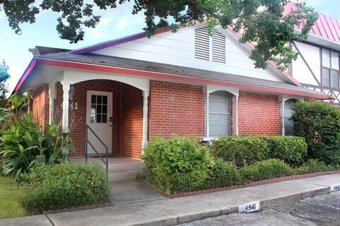 Primary Photo - 4941 Arbor Ridge Dr