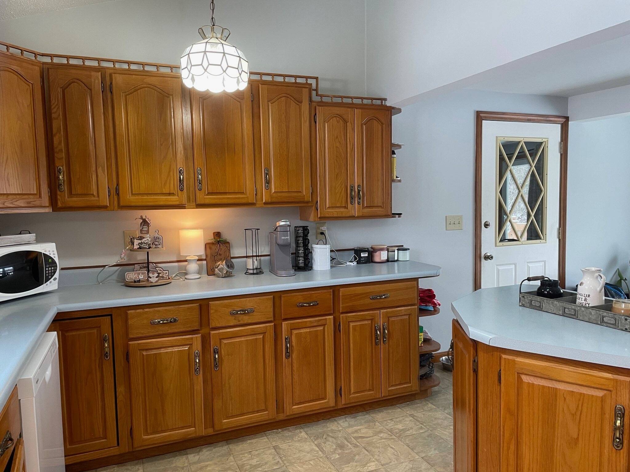 Building Photo - 273 Pond Rd