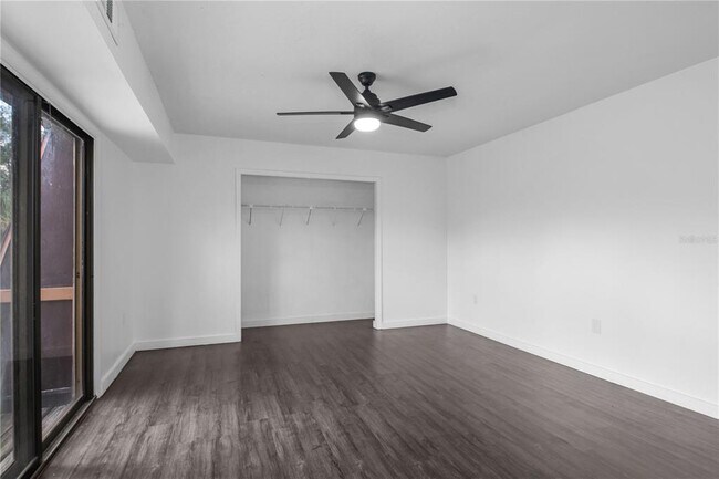 Building Photo - 401 Terrace Ct