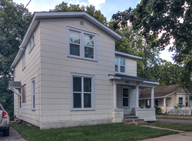 Building Photo - 561 Franklin St